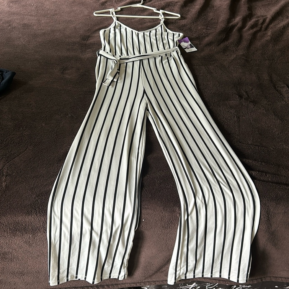 Super cute Black and White Jumpsuit